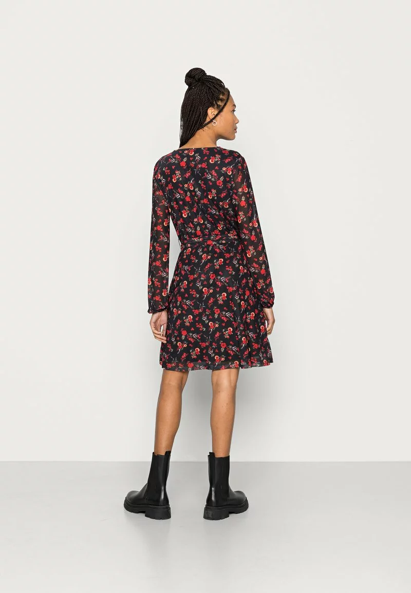 Las mejores reseñas de 👏 Anna Field Vestido Informal - Black/red, Mujer ⭐ 3 Las mejores reseñas de 👏 Anna Field Vestido Informal - Black/red, Mujer ⭐ - Imagen 3
