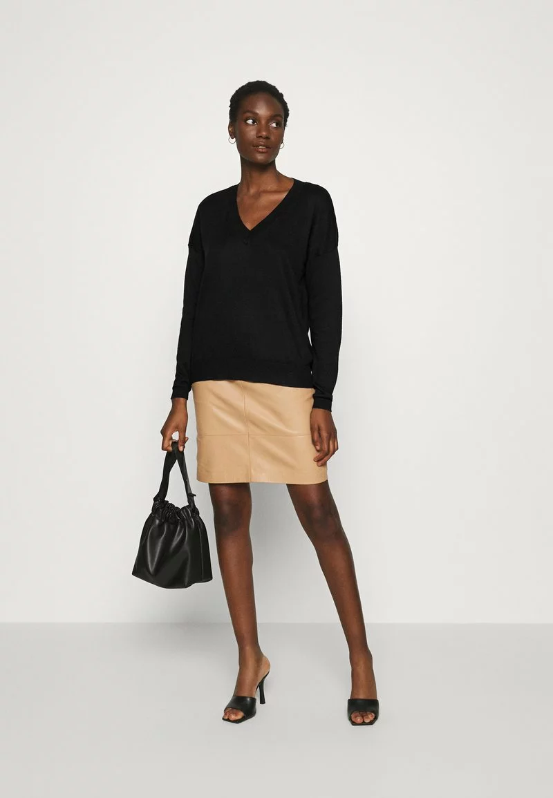 Venta express 🎁 Anna Field BASIC- SOFT V-NECK - Jersey De Punto - Black, Mujer 🌟 2 Venta express 🎁 Anna Field BASIC- SOFT V-NECK - Jersey De Punto - Black, Mujer 🌟 - Imagen 2