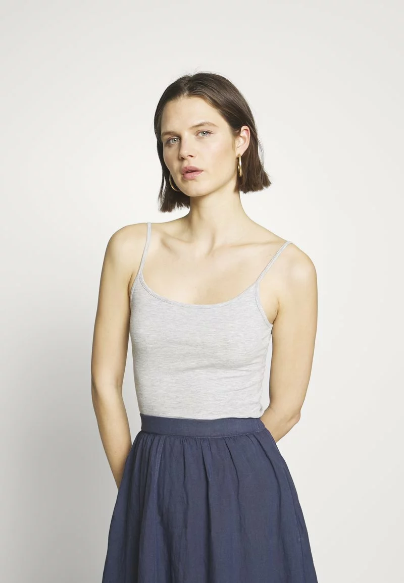 Toma de corriente ✔️ Anna Field 3er PACK - Top - White/navy/light Grey, Mujer 🛒 4 Toma de corriente ✔️ Anna Field 3er PACK - Top - White/navy/light Grey, Mujer 🛒 - Imagen 4