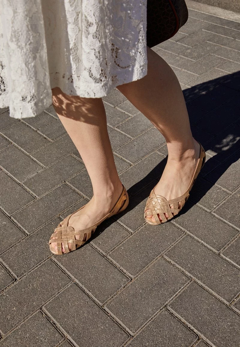 Mejor precio 🔔 Anna Field Bailarinas Peeptoe - Gold, Mujer 👍 4 Mejor precio 🔔 Anna Field Bailarinas Peeptoe - Gold, Mujer 👍 - Imagen 4