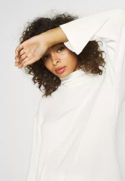 Comprar 😀 Anna Field SET - Pijama - Off-white, Mujer ✔️ -Anna Field Tienda de ventas 15c7f3dc0c604ee8b5649643442027f5