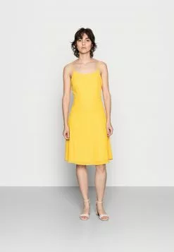 Descuento 🎁 Anna Field STRAPPA FIT AND FLARE - Vestido Informal - Yellow, White, Mujer 🥰
