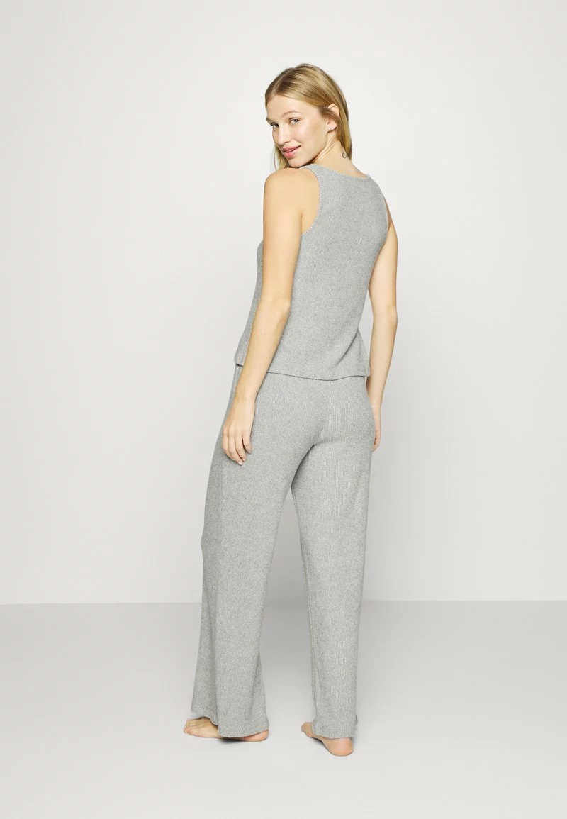 Comprar 🥰 Anna Field RIB 3 PIECE PYJAMA - Pijama - Light Grey, Mujer ⭐ 6 Comprar 🥰 Anna Field RIB 3 PIECE PYJAMA - Pijama - Light Grey, Mujer ⭐ - Imagen 6