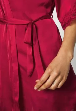 mejor venta 🎉 Anna Field ARIANA GIFT SET - Albornoz - Dark Red, Mujer 👍 16 mejor venta 🎉 Anna Field ARIANA GIFT SET - Albornoz - Dark Red, Mujer 👍 -Anna Field Tienda de ventas 4a1bf3bb9ad94e02ab883d564bb4cfba