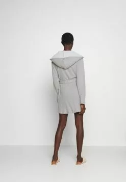 Lo mas barato 🧨 Anna Field RIBBED BATHROBE - Albornoz - Grey, Mujer 👏 9 Lo mas barato 🧨 Anna Field RIBBED BATHROBE - Albornoz - Grey, Mujer 👏 -Anna Field Tienda de ventas 4e54779865654cbfae0cea0c15cfb93f