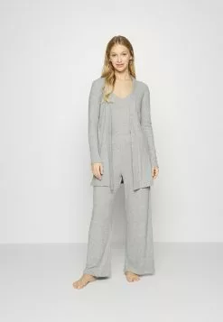 Comprar 🥰 Anna Field RIB 3 PIECE PYJAMA - Pijama - Light Grey, Mujer ⭐