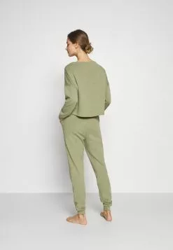 Venta al por mayor 😉 Anna Field Basic Lounge Set - Pijama - Khaki, Mujer 👏 8 Venta al por mayor 😉 Anna Field Basic Lounge Set - Pijama - Khaki, Mujer 👏 -Anna Field Tienda de ventas 69a7e4d6a8ef4245bc3df93416315aca