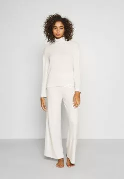 Toma de corriente 🛒 Anna Field SET - Pijama - Beige, Mujer 🔥