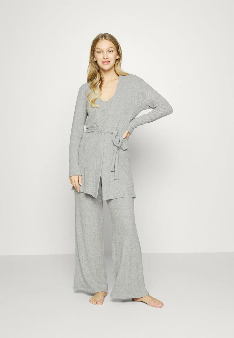 Comprar 🥰 Anna Field RIB 3 PIECE PYJAMA - Pijama - Light Grey, Mujer ⭐ 2 Comprar 🥰 Anna Field RIB 3 PIECE PYJAMA - Pijama - Light Grey, Mujer ⭐ - Imagen 2