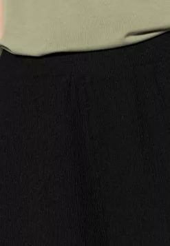 Las mejores reseñas de ✔️ Anna Field TEXTURED LIGHTWEIGHT PALAZZO PANT - Pantalones - Black, Mujer ⭐ -Anna Field Tienda de ventas 883433d70ae74d799a8fca94b841e497