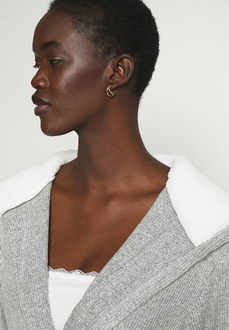 Lo mas barato 🧨 Anna Field RIBBED BATHROBE - Albornoz - Grey, Mujer 👏 4 Lo mas barato 🧨 Anna Field RIBBED BATHROBE - Albornoz - Grey, Mujer 👏 - Imagen 4