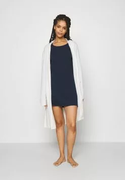 Toma de corriente 👏 Anna Field 2 PACK - Camiseta De Pijama - Dark Grey, Mujer ✔️