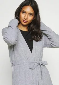 Comprar 🧨 Anna Field WAFFLE BATHROBE - Albornoz - Grey, Mujer 🔥 9 Comprar 🧨 Anna Field WAFFLE BATHROBE - Albornoz - Grey, Mujer 🔥 -Anna Field Tienda de ventas aa3cc205b9d548c6aed521b437b58179