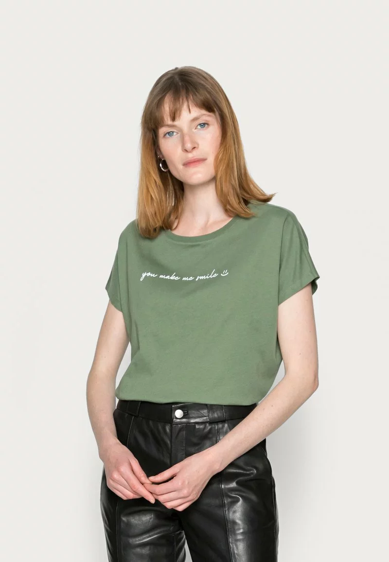 Venta al por mayor ✔️ Anna Field FRANCESCA - Camiseta Estampada - Green, Mujer 🎁 1 Venta al por mayor ✔️ Anna Field FRANCESCA - Camiseta Estampada - Green, Mujer 🎁
