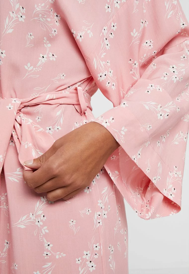 Venta al por mayor 🌟 Anna Field LISHA LONG PRINTED ROBE - Albornoz - PINK, Mujer 👍 6 Venta al por mayor 🌟 Anna Field LISHA LONG PRINTED ROBE - Albornoz - PINK, Mujer 👍 - Imagen 6