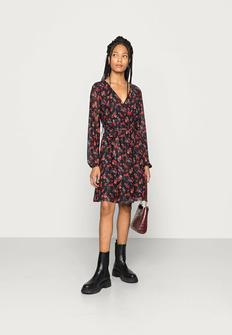Las mejores reseñas de 👏 Anna Field Vestido Informal - Black/red, Mujer ⭐ 2 Las mejores reseñas de 👏 Anna Field Vestido Informal - Black/red, Mujer ⭐ - Imagen 2