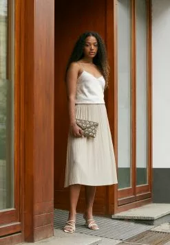 Mejor trato 😉 Anna Field Clutch - Silver-coloured, Mujer 🔥