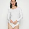 Venta express 🔥 Anna Field 2 PACK - Body - White, Mujer 🛒