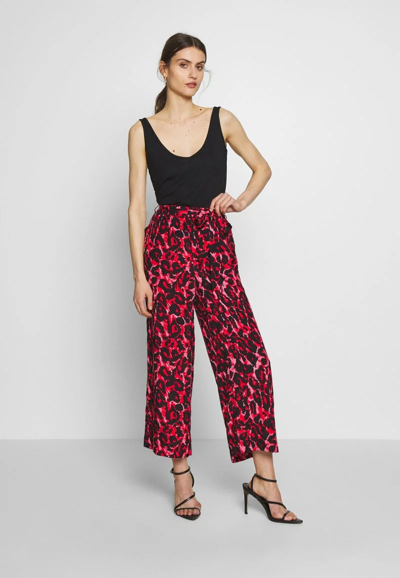 Toma de corriente 🌟 Anna Field Top - Black, Mujer 👍 2 Toma de corriente 🌟 Anna Field Top - Black, Mujer 👍 - Imagen 2