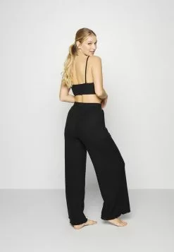 Mejor trato ⌛ Anna Field 3 PIECE COSY RIB SET - Pijama - Black, Mujer ⌛ -Anna Field Tienda de ventas d7e716bfd5204bd3b4c24f6220e6c2ba