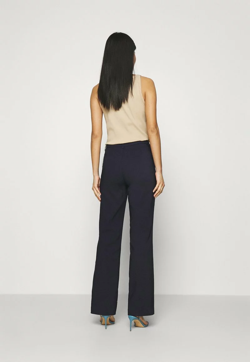Venta express 😉 Anna Field FLARED BUSINESS TROUSERS - Pantalones - Dark Blue, Mujer ⭐ 3 Venta express 😉 Anna Field FLARED BUSINESS TROUSERS - Pantalones - Dark Blue, Mujer ⭐ - Imagen 3