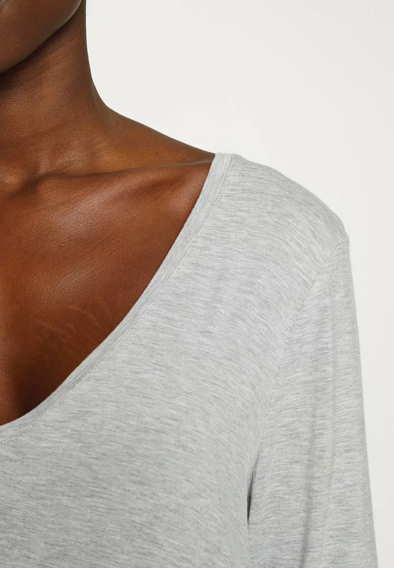 ofertas ✔️ Anna Field MIDI NIGHTIE - Camisón - Light Grey, Mujer 🔔 6 ofertas ✔️ Anna Field MIDI NIGHTIE - Camisón - Light Grey, Mujer 🔔 - Imagen 6