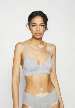 Venta al por mayor ✨ Anna Field 3 PACK - Top - Grey, Mujer 😉 10 Venta al por mayor ✨ Anna Field 3 PACK - Top - Grey, Mujer 😉 -Anna Field Tienda de ventas ea5c128e5fb84df2921c580f6f3e82be