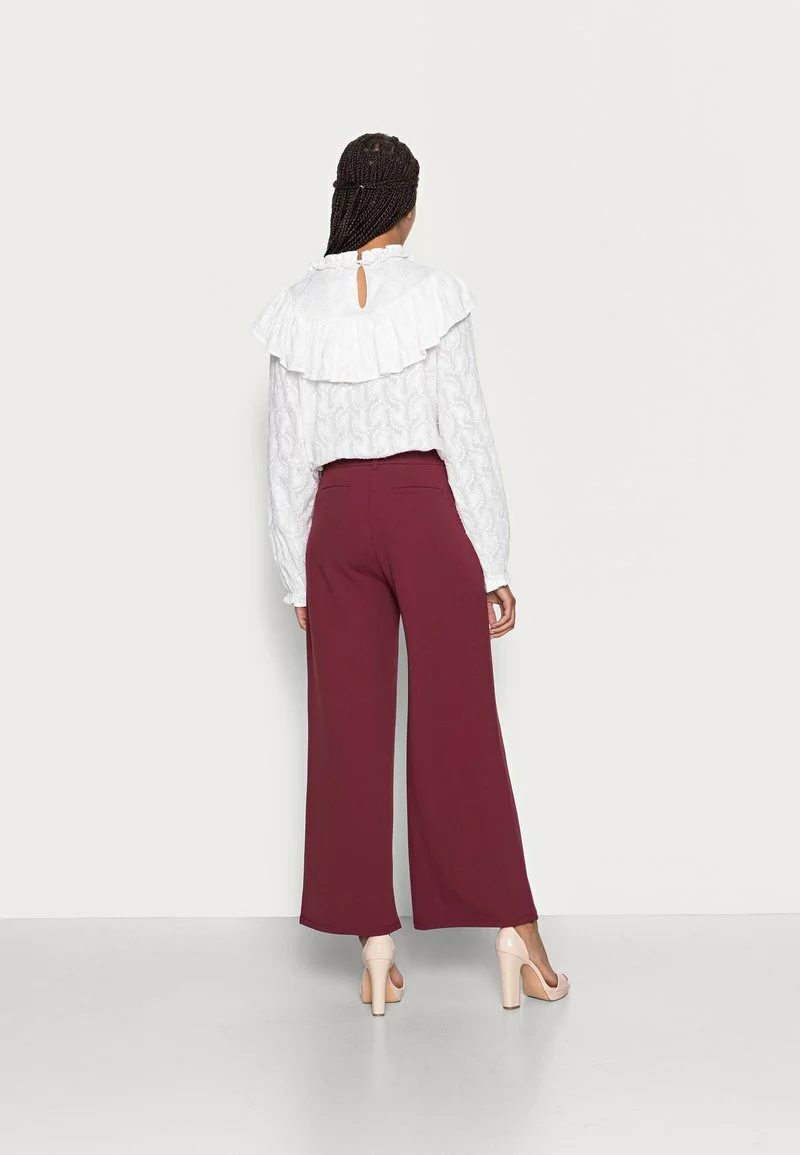 Toma de corriente 🥰 Anna Field Flared Leg Business Trousers - Pantalones - Dark Red, Mujer 👍 3 Toma de corriente 🥰 Anna Field Flared Leg Business Trousers - Pantalones - Dark Red, Mujer 👍 - Imagen 3