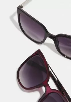 Toma de corriente ✔️ Anna Field 2 PACK - Gafas De Sol - Black/red, Mujer 🔔 5 Toma de corriente ✔️ Anna Field 2 PACK - Gafas De Sol - Black/red, Mujer 🔔 -Anna Field Tienda de ventas ec4b1fad41b0487c80ed3b9b2586458e