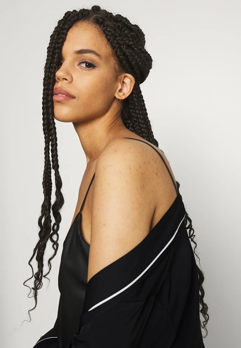 Toma de corriente 🛒 Anna Field AMANDA SATIN 👗 DRESSING GOWN - Albornoz - Black, Mujer 💯 4 Toma de corriente 🛒 Anna Field AMANDA SATIN 👗 DRESSING GOWN - Albornoz - Black, Mujer 💯 - Imagen 4