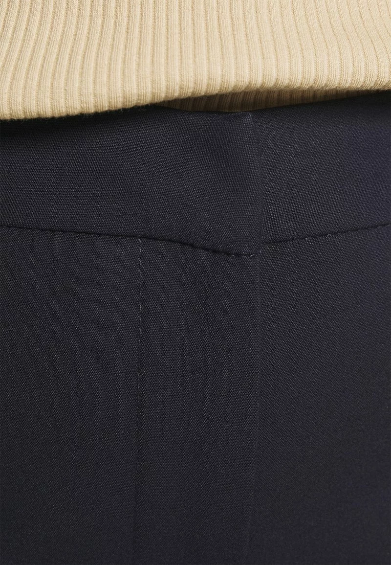 Venta express 😉 Anna Field FLARED BUSINESS TROUSERS - Pantalones - Dark Blue, Mujer ⭐ 4 Venta express 😉 Anna Field FLARED BUSINESS TROUSERS - Pantalones - Dark Blue, Mujer ⭐ - Imagen 4